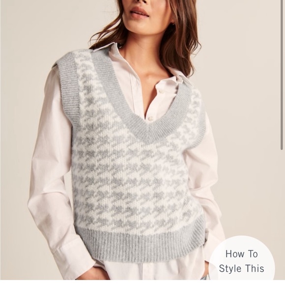 Abercrombie Grey Cropped houndstooth Pattern V-Neck Sweater vest - Picture 3 of 7